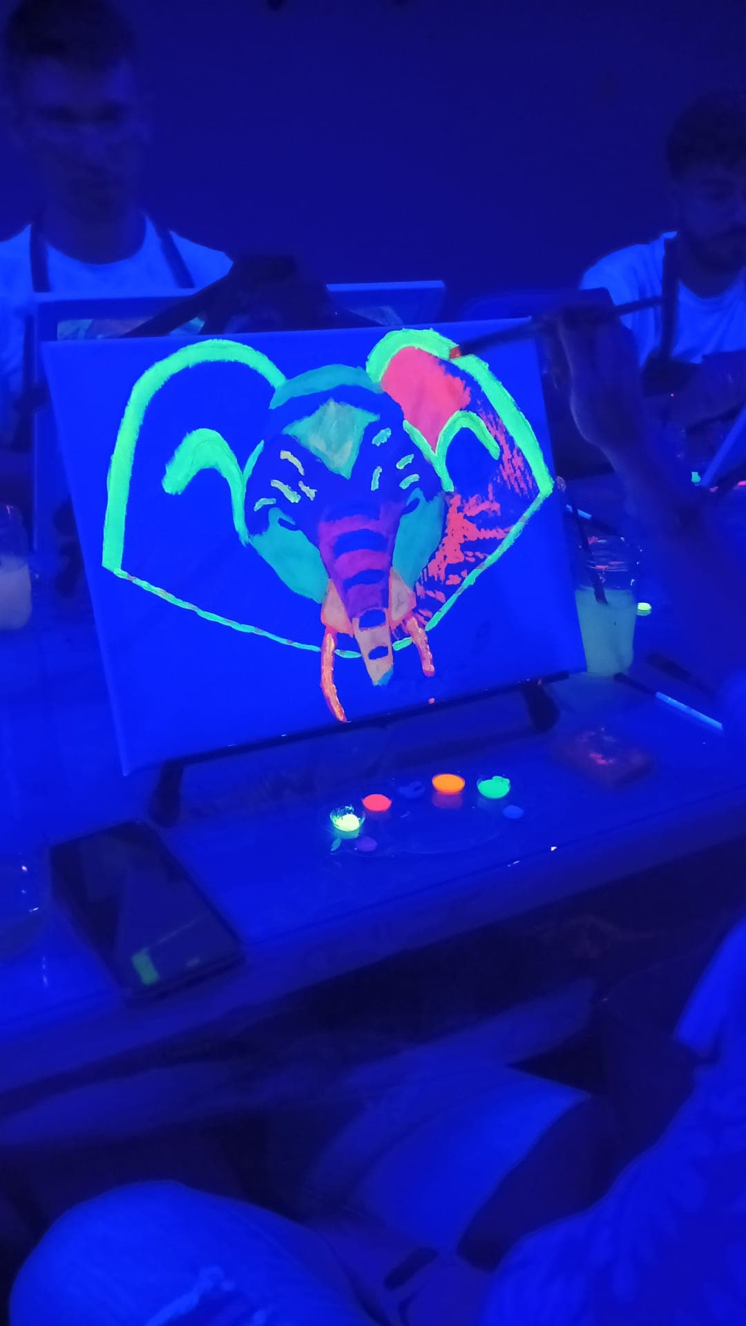 neon 31